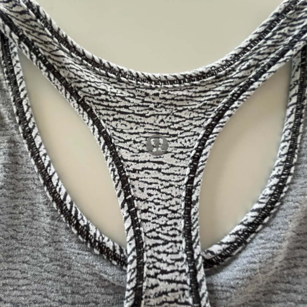Lululemon Long Distance Workout Racerback Tank Top Size 4 Black & White - Picture 3 of 5